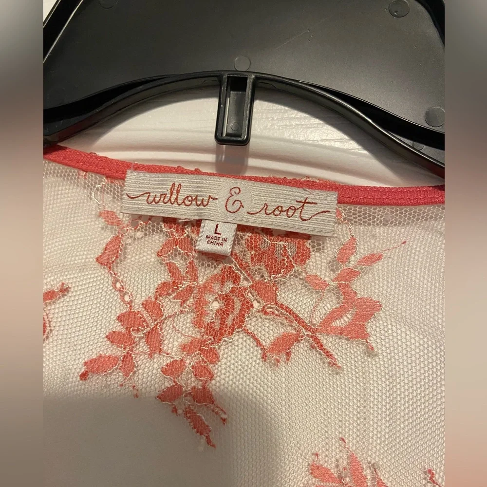 Willow & Root size large lace blouse pink beige🩷 - Picture 3 of 4